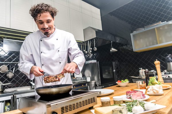 Quels sont les indispensables des cuisines de restauration professionnelle ?